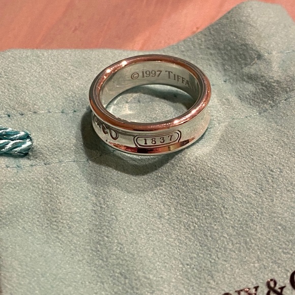 Tiffany & Co. 1837 ring - Picture 2 of 5